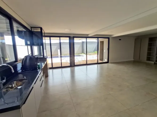 Casa condomínio com 470m² de área construída, Bairro Distrito de Bonfim Paulista, em Ribei