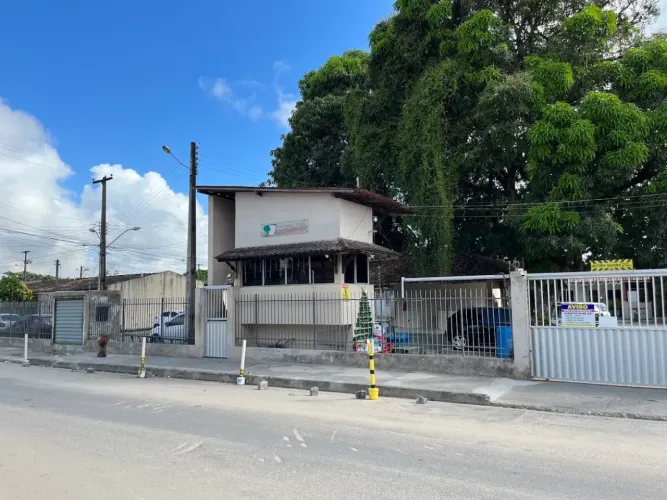 Casa 2/4 em condomínio fechado - Ótima oportunidade!