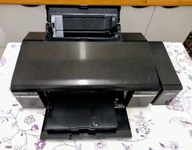 Epson L805 ( 6 cores)