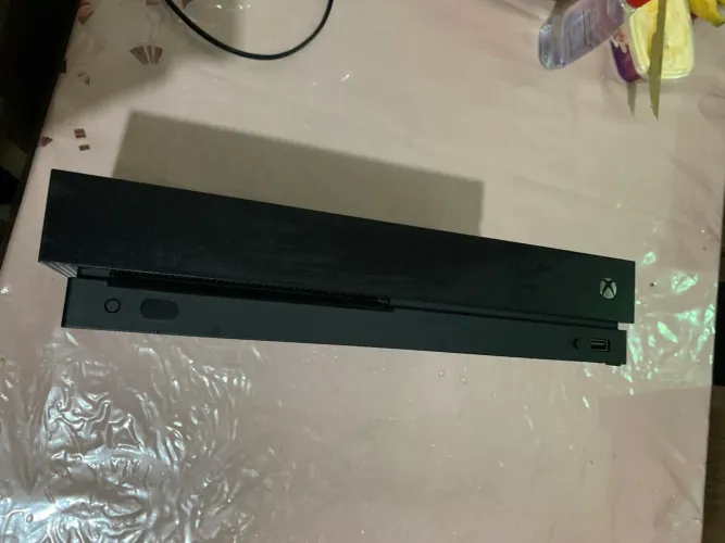 XBOX ONE X /1TB