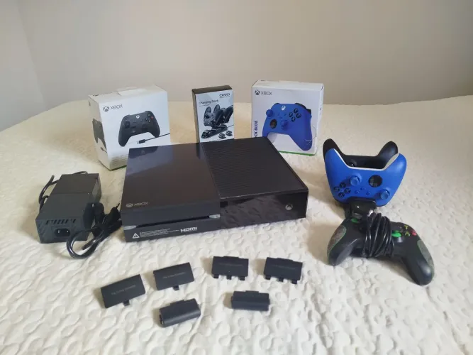 Xbox one 500gb com controles (LEIA A DESCRIÇÃO!)