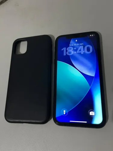 iPhone 11 Preto 64GB