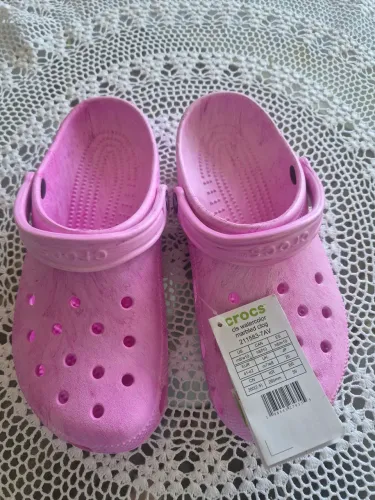 VENDO CROCS NOVA