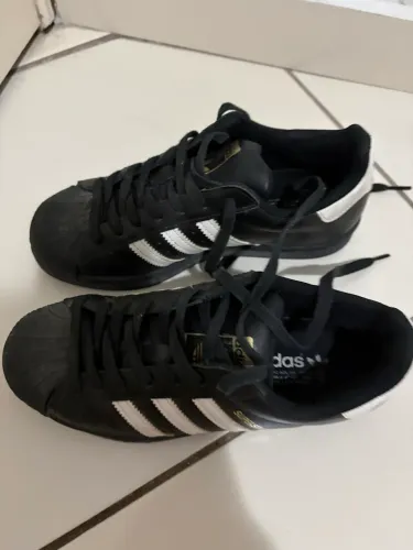 Tênis Adidas 
