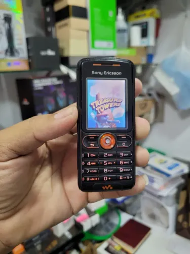 Sony Ericsson W200 Walkman Original Celular Antigo Retrô Vintage Coleção