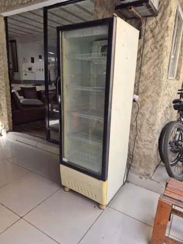 Refrigerador vertical expositor Venax 300