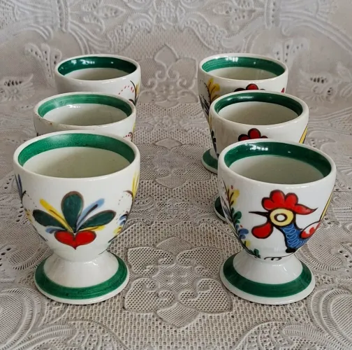 6 porta-ovos porcelana Steatita pintados à mão por Margarida Wollemann - galo MW