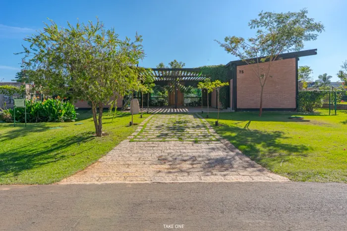 Casa no condomínio Condominio Residencial Primavera II para venda com 4 quartos, sendo 3 s