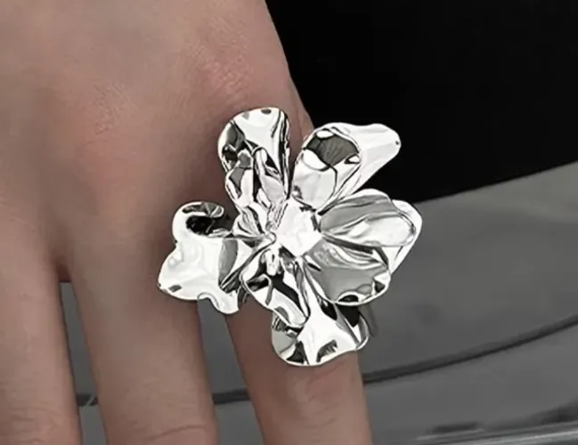 Anel Flor de metal ajustável novo