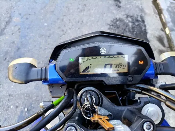 Fazer 250