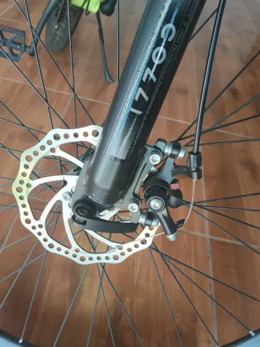 Em Anápolis,uma bicicleta semi nova 8 meses de uso,aro 29