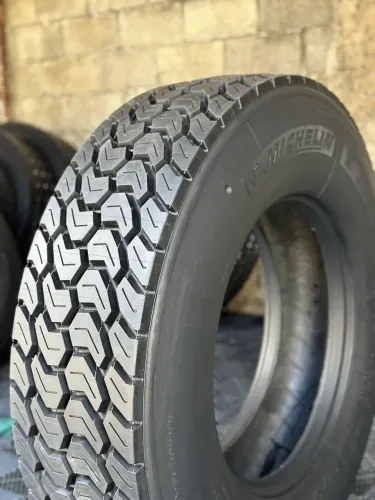 Pneus 295/80R22.5 Recapado Borrachudo