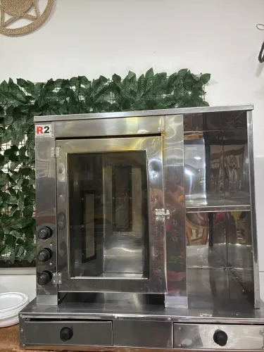 Balcão à gás com porta de vidro para churrasco 