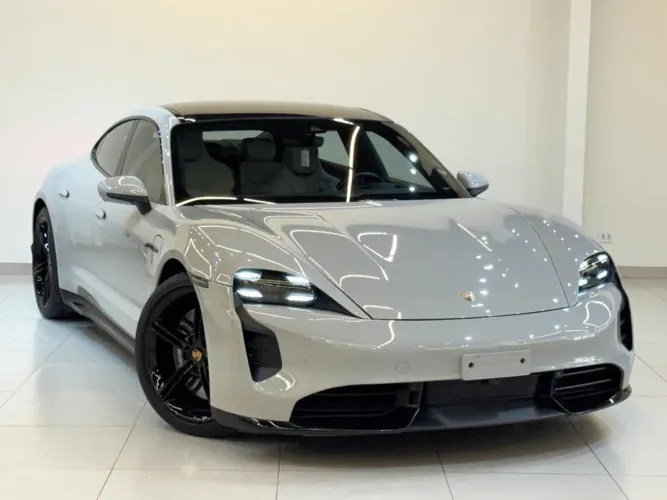 Porsche Taycan Turbo (elétrico) 2021
