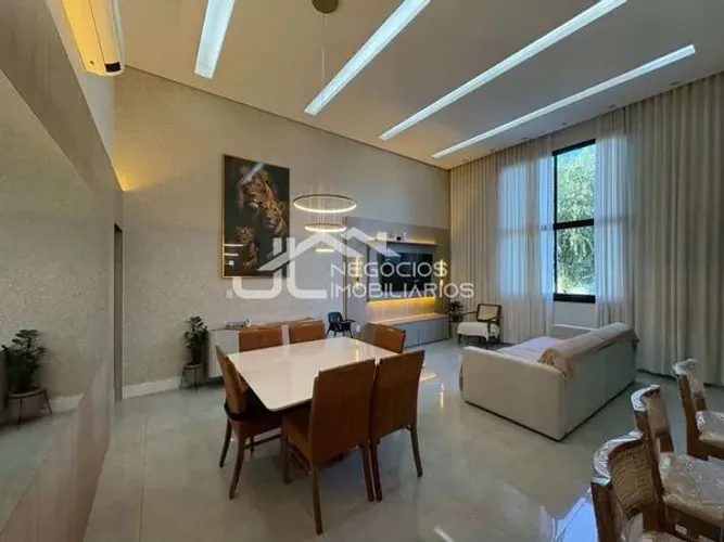 Casa em Condomínio com 3 Quarto(s) e 5 banheiro(s) para Alugar, 275 m² por R$ 7308 / Mês
