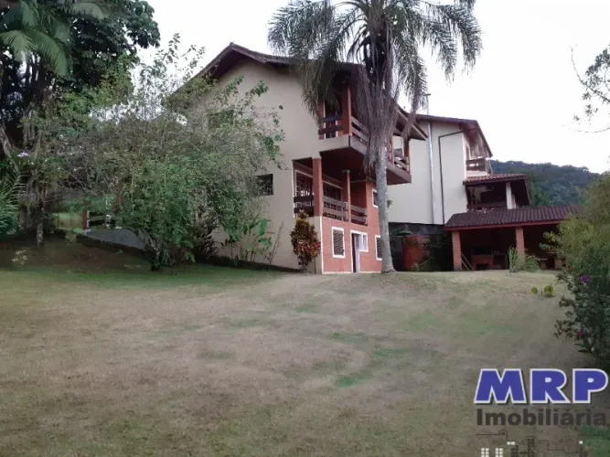 Praia da Lagoinha em Ubatuba. Casa em condomínio fechado. Com excelente terreno.