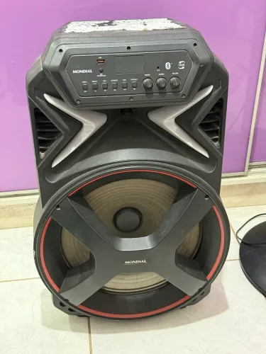 Vendo essa caixa de som mondial em ótimo estado de uso