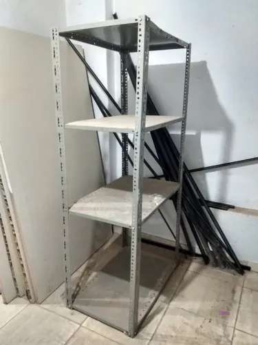Estante de aço reforçada