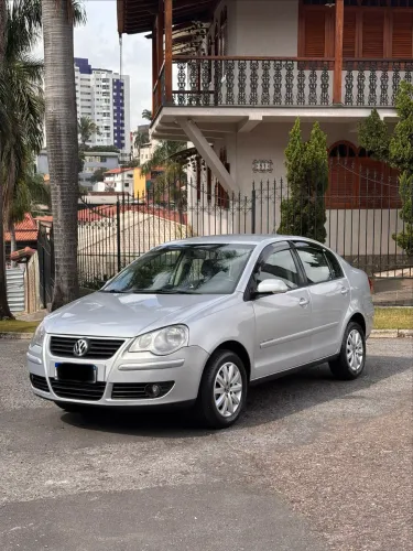 Volkswagen Polo Sed. Comfort. 1.6 MI Tot. Flex 8V 2010