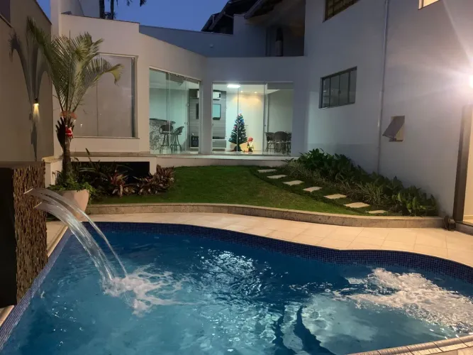 VENDA - Casa com 3 Dormitórios (1 suíte master), 3 vagas de garagem, no Bairro Itoupava No