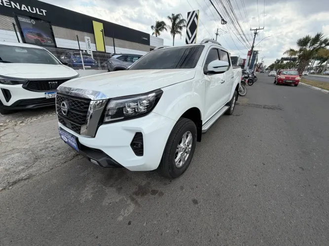Nissan Frontier XE CD 4X4 2.3 Bi-TB Diesel Aut. 2025