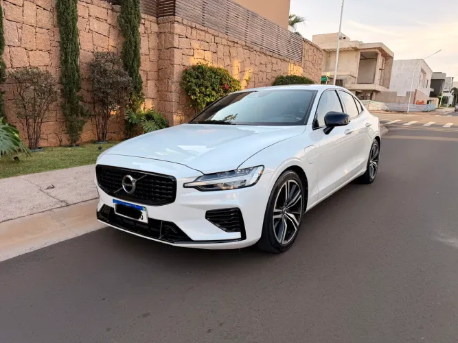Volvo S60 T-8 R-design 2.0 407cv 4P Híbrido 2022