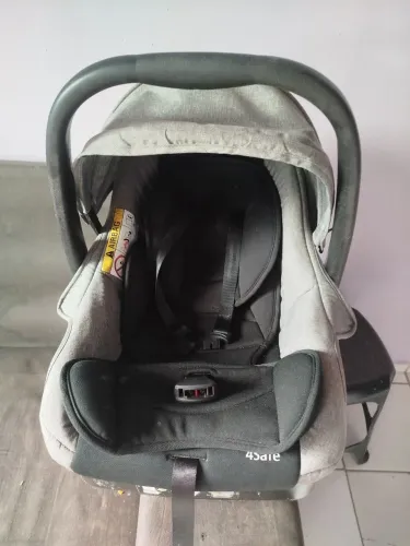 Vendo esse bebê conforto com poucos meses de uso, está em ótimo estado. 