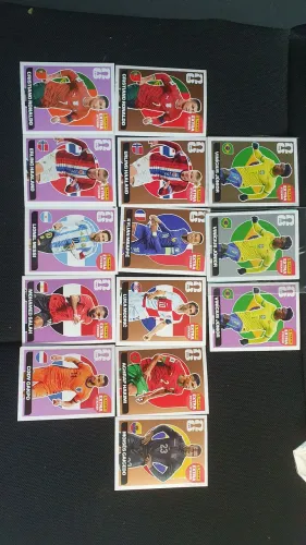 Vendo minhas figurinhas legends
