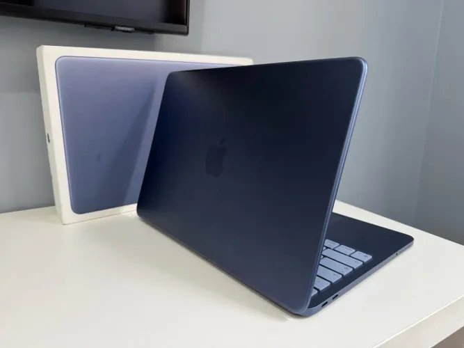 MacBook Neo 512GB, 1 mês de uso, garantia Apple