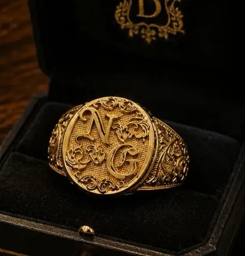 Anel Duas Letras Personalizado com Arabescos em Ouro 18K