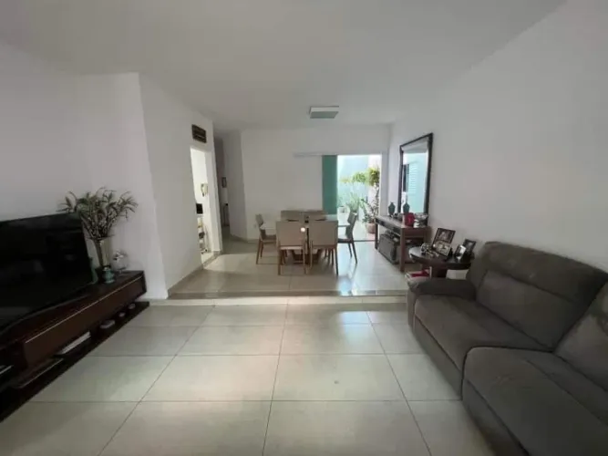 Casa para aluguel e a venda no bairro Cidade Jardim em Uberlândia