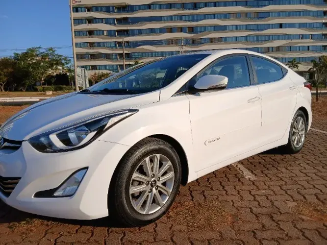 Hyundai Elantra GLS 2.0 16V Flex Aut. 2015