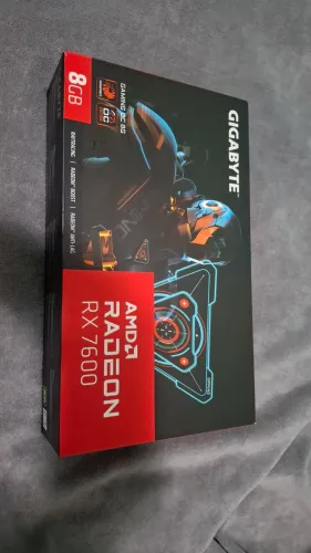 AMD RX7600 8GB