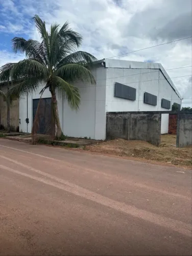 ALUGO GALPÃO NA ZONA NORTE.