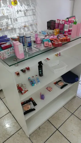 Balcão Expositor com Vidro - Ideal para Loja / Ótimo Estad