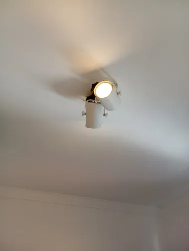 20 Luminárias completas com lâmpada amarela R$15 cada acima de 10 unidades R$10 cada