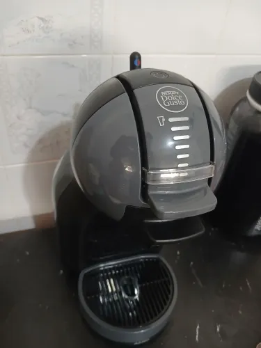 Cafeteira Nescafé DolceGusto