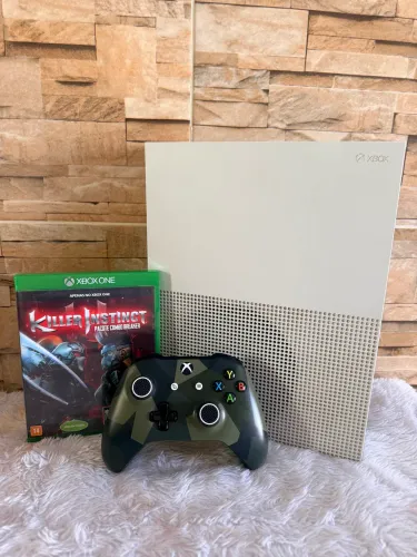Xbox One S 1TB com Controle Camuflado + Jogo Mídia Física ( faço envio )