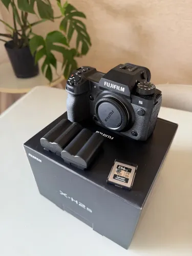 FUJIFILM X-H2S + GRIP VG-XH