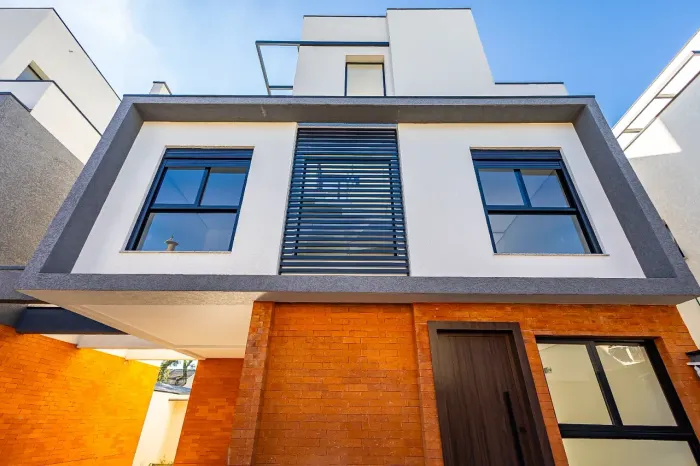 Sobrado com 3 dormitórios à venda, 156 m² por R$ 1.390.000,00 - Água Verde - Curitiba/PR