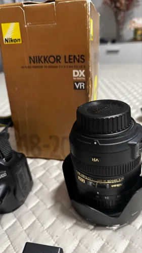 Nikon com 2 lentes novíssima