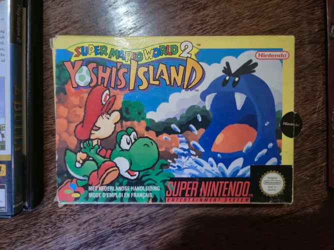 Super Mario World 2 Yoshi?s Island SNES