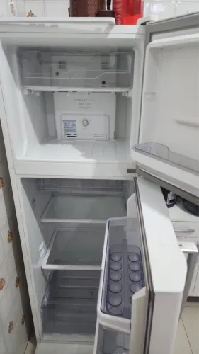 Vendo esta geladeira em perfeito estado