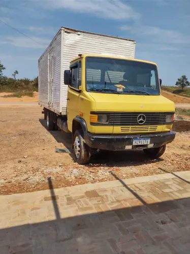 VENDO CAMINHÃO BAÚ MERCEDES-BENZ 914 ? ANO 1995