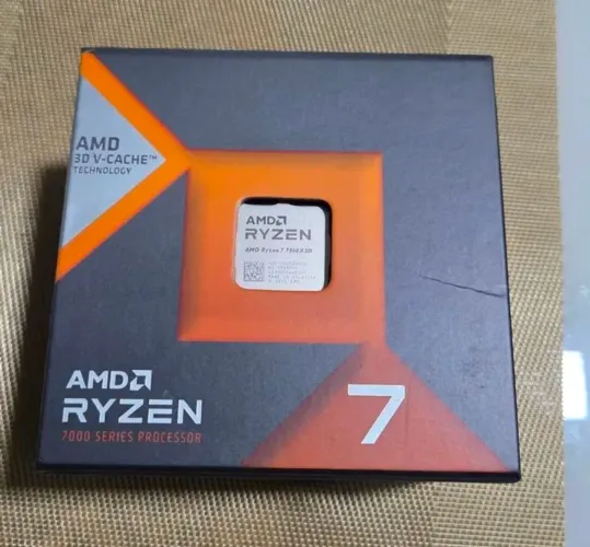 Ryzen 7800x3d 1 ano de uso - perfeito estado - na caixa