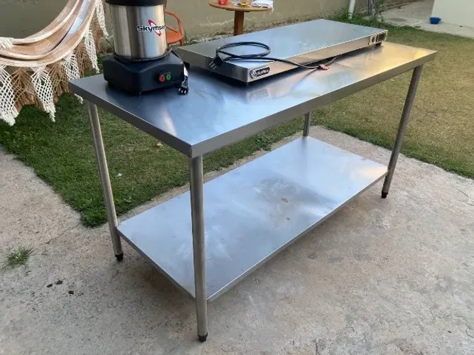  Mesa de Inox com Prateleira Lisa 