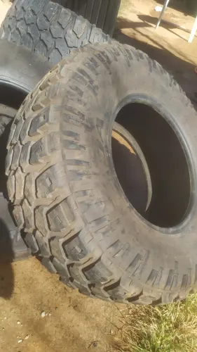 Pneus 35x12 r17 Offroad semi novo