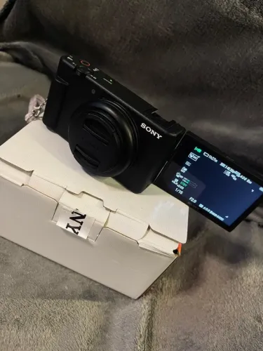 Sony ZV-1F - Câmera Vlog 4K (Pouquíssimo Uso) + Acessórios