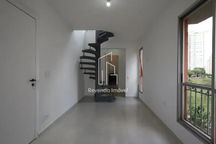 Cobertura Duplex à venda no bairro Panamby, SP. Com 2 quartos, 1 suíte, 1 vaga de garagem 