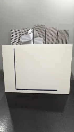 MACBOOK AIR M5 MIDNIGHT 13" 16 GB RAM 512GB DISPONÍVEL